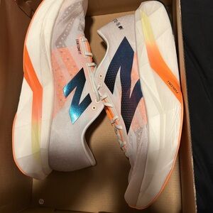 New Balance FuelCell SuperComp Elite V4